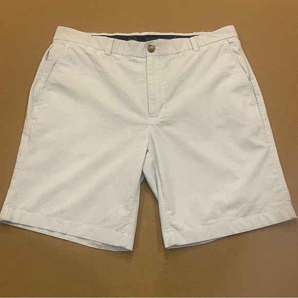 Vineyard Vines On The Go Blue & White Striped Shorts Size 36 - Picture 1 of 7